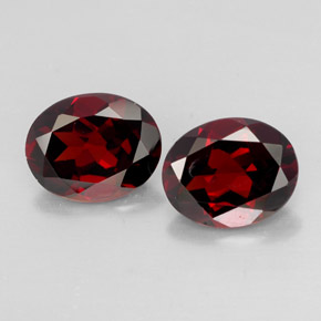 5.95 ct Red Pyrope Garnet Gemstone, Pyrope Garnet Gem in Oval Facet Shape for Sale.