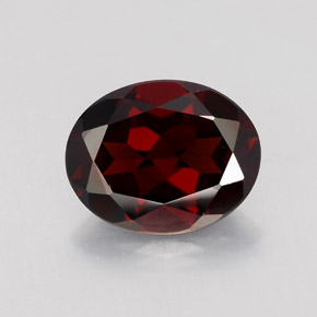 2.98 ct Red Pyrope Garnet Gemstone, Pyrope Garnet Gem in Oval Facet Shape for Sale.