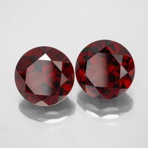 7.34 ct Red Pyrope Garnet Stone, Natural Pyrope Garnet in Round Facet Shape for Sale
