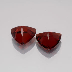 Pyrope Garnet Gemstone in 8 x 8 mm (calibrated) Size for Sale, Pyrope Garnet Stone in Deep Red Color