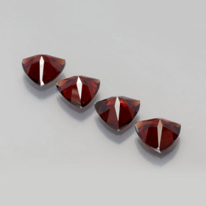 Pyrope Garnet Gemstone in 8 x 8 mm (calibrated) Size for Sale, Pyrope Garnet Stone in Deep Red Color