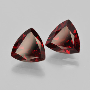 3.69 ct Red Pyrope Garnet Stone, Natural Pyrope Garnet in Trillion Facet Shape for Sale
