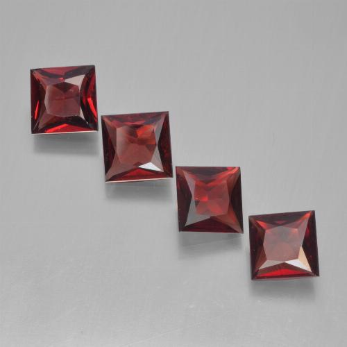 Deep Blood Red Pyrop-Granat Edelstein - 0.7ct Prinzess-Schliff (ID: 450139)