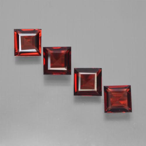 Rojo sangre Granate Piropo Gema - 0.7ct Forma cuadrada (ID: 450145)