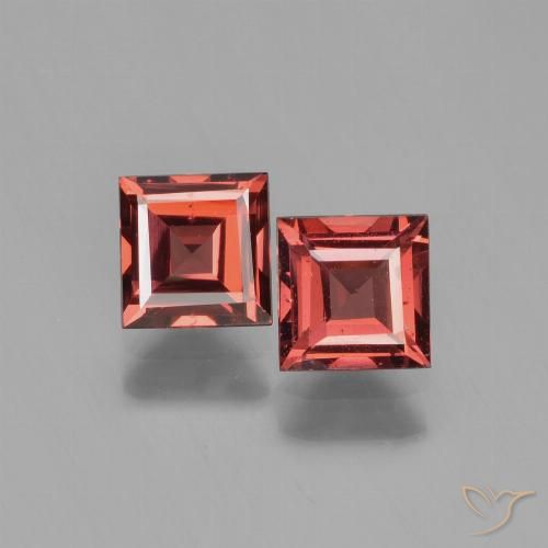 1,6 ct quadratischer Pyrop-Granat, 5,1 x 5 mm aus Mosambik, Photo A