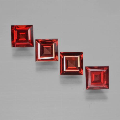 Темно-красный Гранат Пироп Камень - 0.7ct Квадратная форма ступенчатая огранка (ID: 451005)