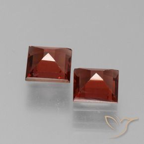 Pyrope Garnet Gemstones in 5 x 5 mm (calibrated) Size for Sale, Pyrope Garnet Stones in Deep Scarlet Red Color