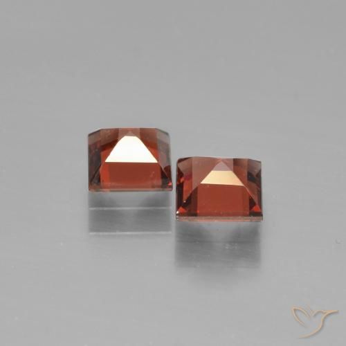 Pyrope Garnet Gemstones in 5 x 5 mm (calibrated) Size for Sale, Pyrope Garnet Stones in Scarlet Red Color