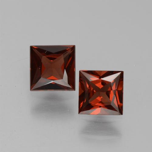 Sangria Red Pyrope Garnet Gem - 0.7ct Princess-Cut (ID: 451064)