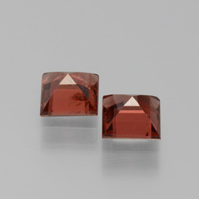 Pyrope Garnet Gemstones in 5 x 5 mm (calibrated) Size for Sale, Pyrope Garnet Stones in Scarlet Red Color