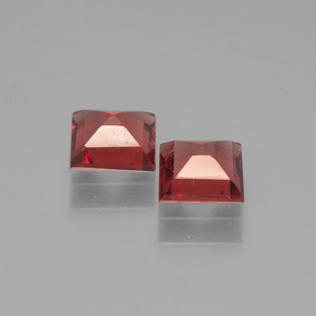 Pyrope Garnet Gemstones in 5 x 5 mm (calibrated) Size for Sale, Pyrope Garnet Stones in Deep Red Color