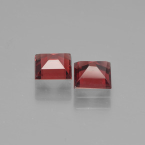 Pyrope Garnet Gemstones in 4.8 x 4.8 mm Size for Sale, Pyrope Garnet Stones in Deep Red Color