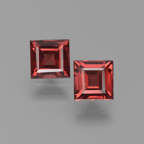 Темно-красный Гранат Пироп Камень - 0.8ct Квадратная форма ступенчатая огранка (ID: 451093)