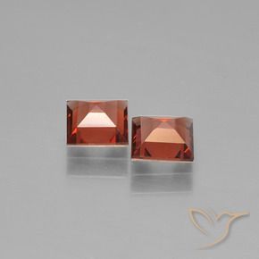 Pyrope Garnet Gemstones in 5 x 5 mm (calibrated) Size for Sale, Pyrope Garnet Stones in Scarlet Red Color