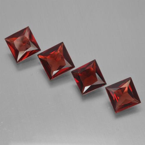 Deep Scarlet Red Гранат Пироп Камень - 0.6ct Огранка Принцесса (ID: 451169)