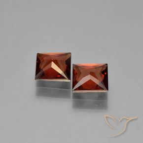 Pyrope Garnet Gemstones in 5 x 5 mm (calibrated) Size for Sale, Pyrope Garnet Stones in Deep Red Color