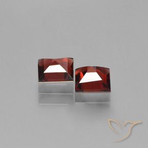 Pyrope Garnet Gemstones in 5 x 5 mm (calibrated) Size for Sale, Pyrope Garnet Stones in Dark Red Color
