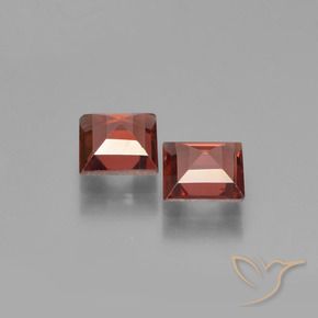 Pyrope Garnet Gemstones in 5 x 5 mm (calibrated) Size for Sale, Pyrope Garnet Stones in Medium-Dark Red Color