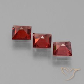 Pyrope Garnet Gemstones in 4.8 x 4.7 mm Size for Sale, Pyrope Garnet Stones in Deep Red Color