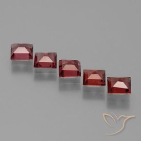 Pyrope Garnet Gemstones in 4.6 x 4.5 mm Size for Sale, Pyrope Garnet Stones in Blood Red Color