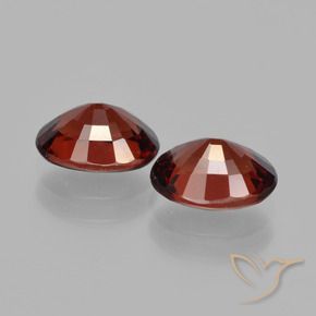 Pyrope Garnet Gemstones in 8 x 6 mm (calibrated) Size for Sale, Pyrope Garnet Stones in Dark Red Color
