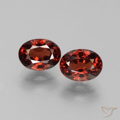 3.57 ct Oval Cut Pyrope Garnet, 8.1 x 6 mm From Mozambique, Photo A