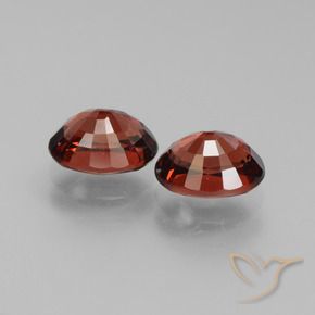Pyrope Garnet Gemstones in 8 x 6 mm (calibrated) Size for Sale, Pyrope Garnet Stones in Deep Red Color