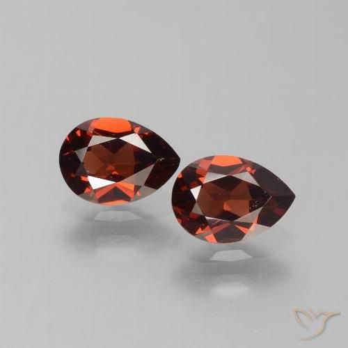 Rojo oscuro Granate Piropo Gema - 0.9ct Corte en forma de pera (ID: 453390)