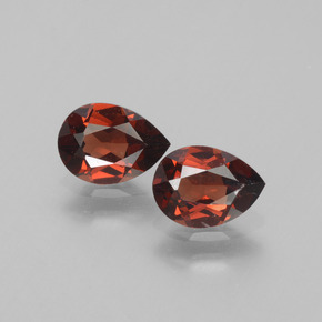Dark Red Pyrope Garnet Gem - 0.9ct Pear Facet (ID: 453396)