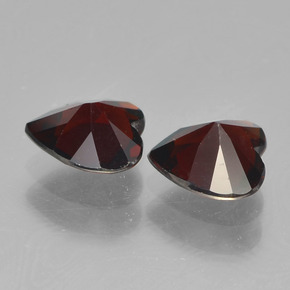 Pyrope Garnet Gemstones in 6 x 6 mm (calibrated) Size for Sale, Pyrope Garnet Stones in Dark Red Color