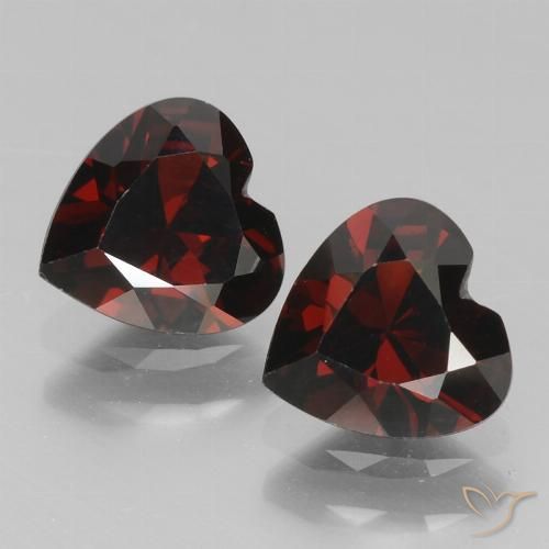 Deep Red Pyrope Garnet Gem - 0.9ct Heart Facet (ID: 456537)