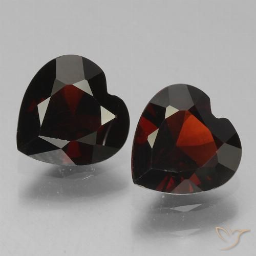Blackish Red Гранат Пироп Камень - 0.9ct Фасетная огранка формы Сердце (ID: 456540)