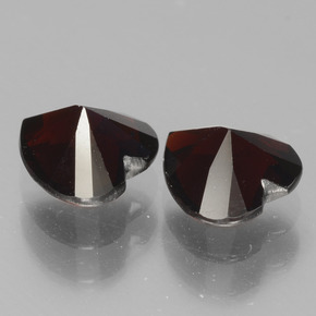 Pyrope Garnet Gemstone in 7 x 7 mm (calibrated) Size for Sale, Pyrope Garnet Stone in Deep Red Color