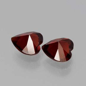 Pyrope Garnet Gemstones in 6 x 6 mm (calibrated) Size for Sale, Pyrope Garnet Stones in Blackish Red Color