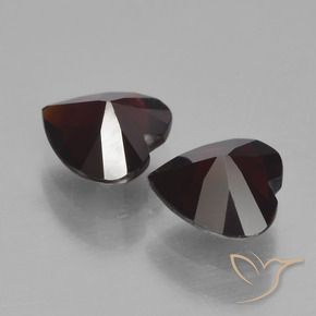 Pyrope Garnet Gemstones in 6 x 6 mm (calibrated) Size for Sale, Pyrope Garnet Stones in Blackish Red Color