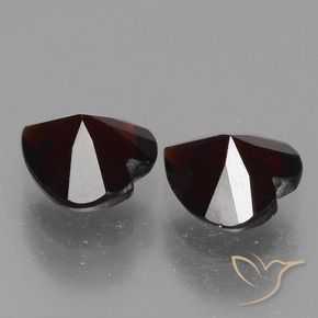 Pyrope Garnet Gemstones in 6 x 6 mm (calibrated) Size for Sale, Pyrope Garnet Stones in Blackish Red Color