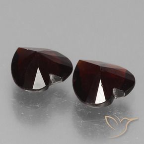 Pyrope Garnet Gemstones in 6 x 6 mm (calibrated) Size for Sale, Pyrope Garnet Stones in Blackish Red Color