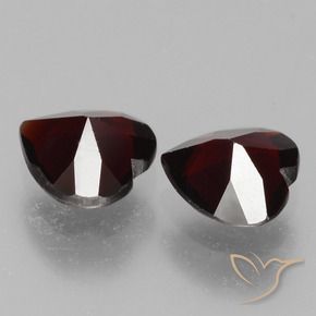 Pyrope Garnet Gemstones in 6 x 6 mm (calibrated) Size for Sale, Pyrope Garnet Stones in Dark Red Color