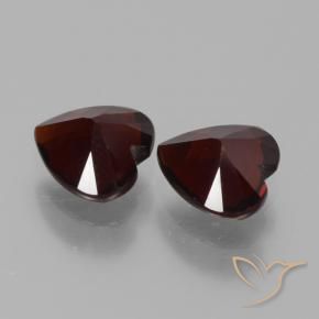 Pyrope Garnet Gemstones in 6 x 6 mm (calibrated) Size for Sale, Pyrope Garnet Stones in Blackish Red Color