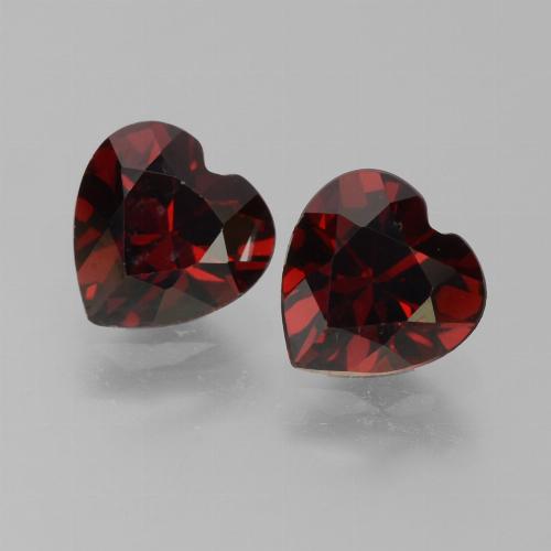 6,1 x 6,1mm Paar herzschliff Pyrop-Granat - Gewicht 2,01 ct gesamt / durchschn. 1,01 ct, Dunkelrot Farbe in VVS-VS Reinheit, natürlicher Edelstein, Mohs-Härte 6,5 - 7,5 Geeignet für den täglichen Gebrauch im Schmuck, Photo A