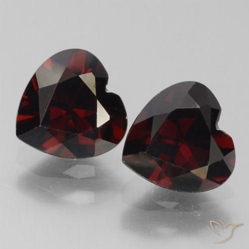 1,83 ct Pyrop-Granat im Herzschliff, 6,1 x 6,1 mm aus Mosambik, Photo A
