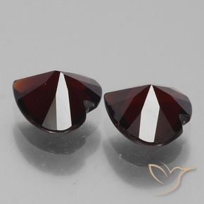 Pyrope Garnet Gemstones in 6 x 6 mm (calibrated) Size for Sale, Pyrope Garnet Stones in Dark Red Color