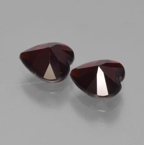 Pyrope Garnet Gemstones in 6 x 6 mm (calibrated) Size for Sale, Pyrope Garnet Stones in Dark Red Color