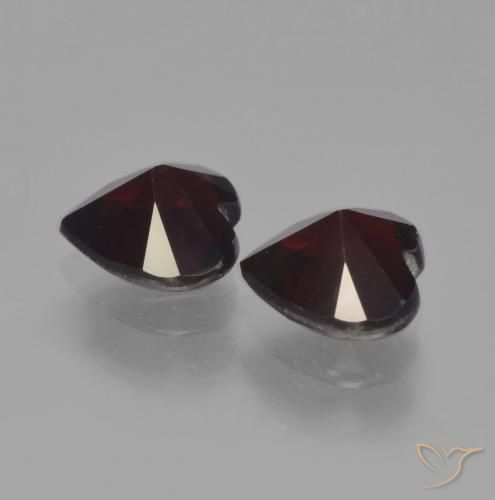 Pyrope Garnet Gemstones in 6 x 6 mm (calibrated) Size for Sale, Pyrope Garnet Stones in Blackish Red Color