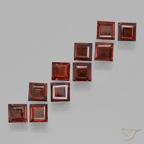 Lote de Granate Piropo Cuadrada de 10 piezas 4 x 4mm - Peso total de 3,87 ct / promedio. 0,39 ct cada uno, Color: Rojo oscuro, Dureza Mohs 6.5 - 7.5 Adecuado para joyas de uso diario, Photo A