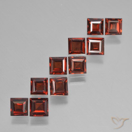 4.23ctw Natural Medium Red Pyrope Garnet, Square, VS