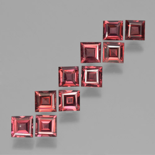 Lotto Granato piropo taglio quadrato da 10 pezzi 4 x 4mm - Peso totale di 4,19 ct / avg. 0,42 ct ciascuno, colore: Rosso medio, durezza Mohs 6,5 - 7,5 adatto per gioielli da indossare ogni giorno, Photo A