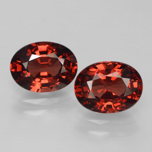 dunkelrot Pyrop-Granat Edelstein - 1.7ct Oval facettiert (ID: 465991)