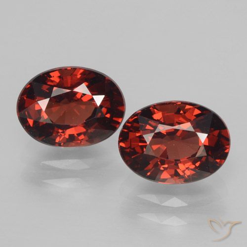 Deep Scarlet Red Pyrope Garnet Gem - 1.7ct Oval Facet (ID: 465993)