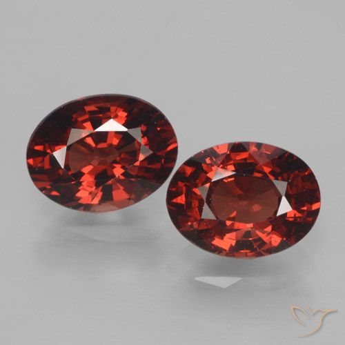3.28ctw Natural Deep Blood Red Pyrope Garnet, Oval, VVS-VS